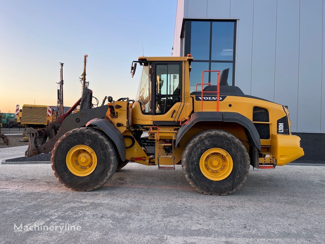 фронтальный погрузчик Volvo L110H